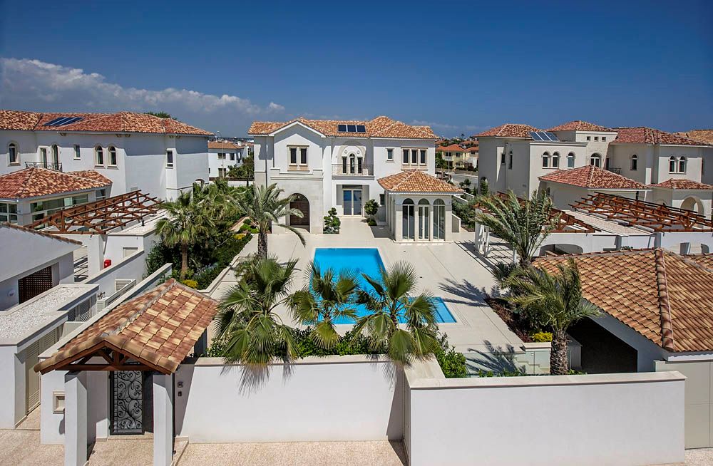 2faros sea residences3
